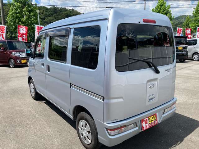 【整備】当店が販売するお車は、全車「法で定められた整備」をしてから納車いたします！ブレーキの分解整備など、お車に安心して乗っていただけるように入念に整備を行っております！