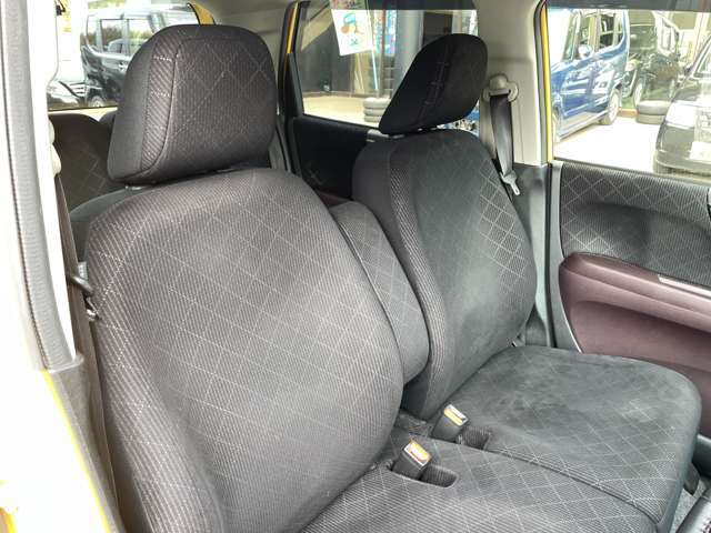 タイヤ交換も当店人気のメニューになっております。当店ご購入者様以外もご利用されています。