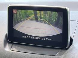 【バックカメラ】駐車時に後方がリアルタイム映像で確認できます。大型商業施設や立体駐車場での駐車時や、夜間のバック時に大活躍！運転スキルに関わらず、今や必須となった装備のひとつです！