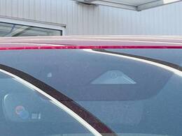 【i-ACTIVESENSE】走行中に前方の車両等を認識し、衝突しそうな時は警報とブレーキで衝突回避と被害軽減をアシスト。より安全にドライブをお楽しみいただけます。