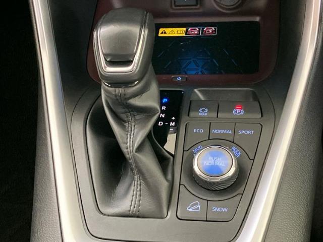 お車に合わせて無料保証以外にも、保証範囲、期間、距離を拡充させた有料保証もご用意しております！中古車の購入が初めてで不安・・・というお客様もご安心ください！