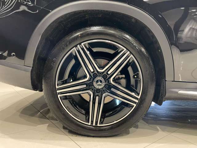 車両は屋内展示しておりますので天候に関係なくごゆっくりコンディションご確認頂けます。車両を倉庫へ保管している場合が御座いますのでご来店前に在庫確認頂けると幸いです。TEL　072-784-8800