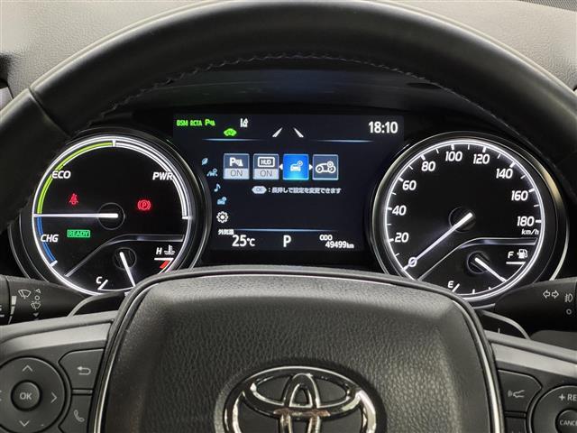 【メーターまわり】ドライバーから見やすい位置にあって安全運転に寄与します。マルチインフォメーションディスプレイでは、クルマに関する情報の確認はもちろん、各種安全機能・装備のON/OFFも設定可能。