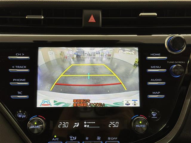 【バックカメラ】駐車時に後方がリアルタイム映像で確認できます。大型商業施設や立体駐車場での駐車時や、夜間のバック時に大活躍！運転スキルに関わらず、今や必須となった装備のひとつです！