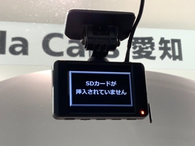 万が一の事故のときもドライブレコーダーがあると安心です。ご利用になる場合は個人情報保護の観点より新品の対応SDカードをお求め下さい。