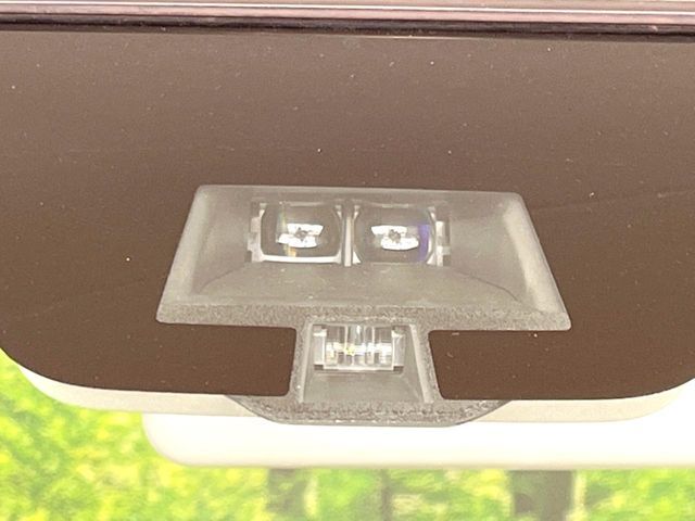 【スズキ　セーフティサポート】走行中に前方の車両等を認識し、衝突しそうな時は警報とブレーキで衝突回避と被害軽減をアシスト。より安全にドライブをお楽しみいただけます。