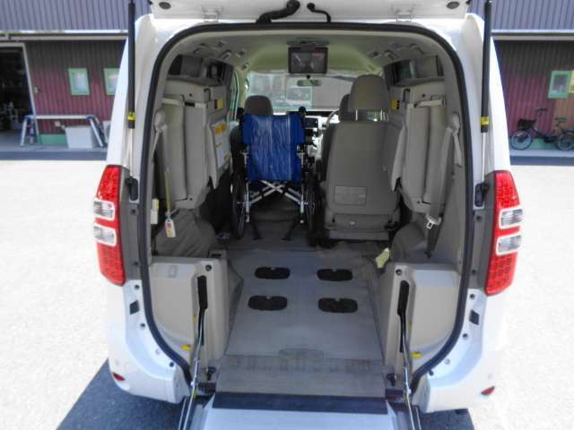 ※画像の車いすは使用例です