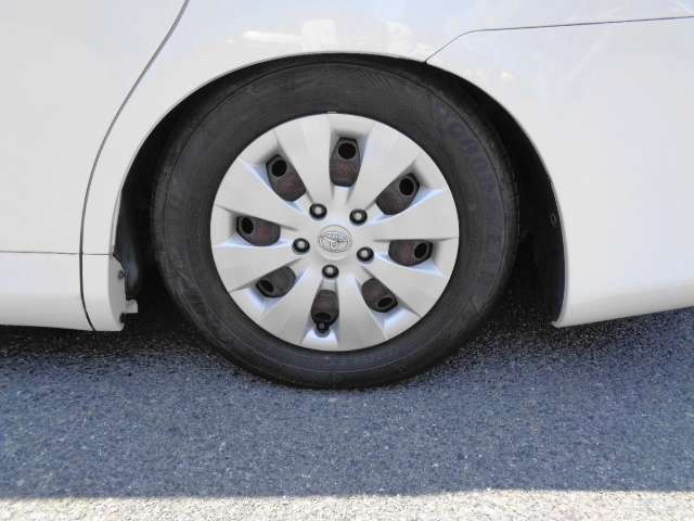 スロープのセッティングに連動して後ろの車高が電動で下がり、角度が緩やかになります！