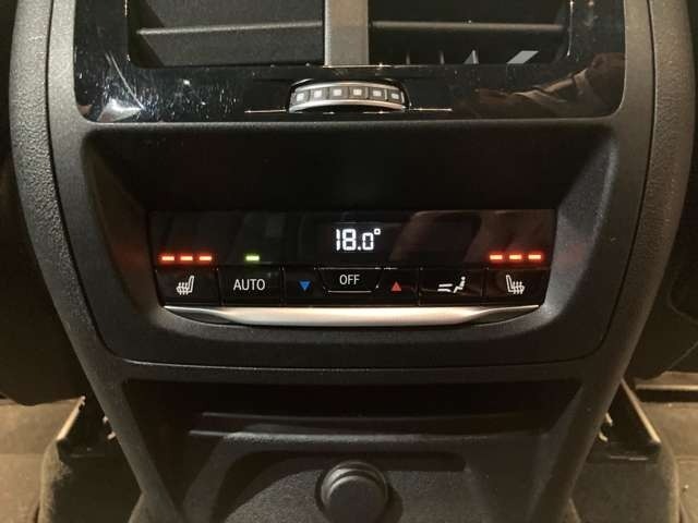 輸入車ディーラー採用のドライブレコーダーも選べます。万が一の事故の際のお守りとしていかがでしょうか？その他様々なオプションをご用意しております。