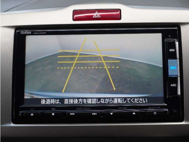 ◆バックカメラ◆リバースにするだけで映ります、後方の安全確認や、狭い駐車場での車庫入れ、雨の日や夜間など視界の悪い時に便利です！安全にバックする為には欠かせない装備です。