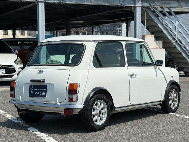 遠方からのご購入も多くいただいております！まずはメールかお電話で車両状態などのお問合せをお待ちしております。TEL　082-241-1190