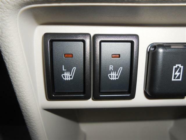 Xグレードなので、運転席助手席シートヒーター付きとなります。