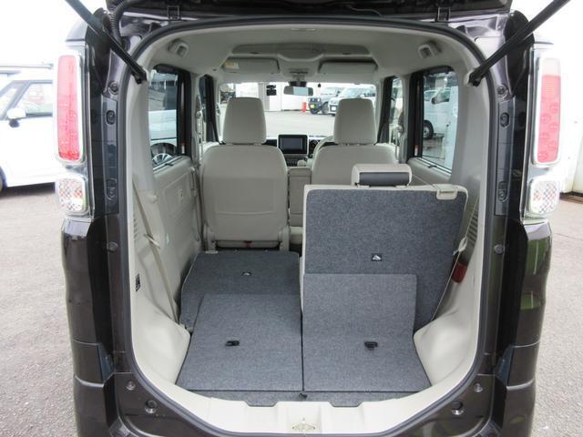 シートアレンジもこの通り！今のお車はあなた様のスタイルに順応できるよう作られていますよ！あなたのスタイルにピッタリのポジションを見つけてください！