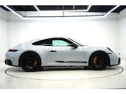 陸送納車も可能です。自社積載車にて日本中どこでも大切にお運びいたします。