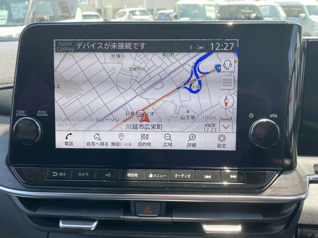 純正メーカーOPの9インチ大画面メモリーナビ搭載です。初めての場所でも安心ですね♪