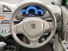 ステアリングも使用感が少なく、きれいな状態となっております♪