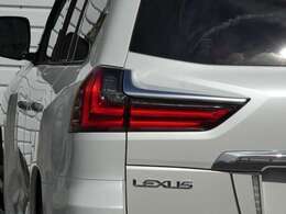 後部にはLEXUSエンブレム！