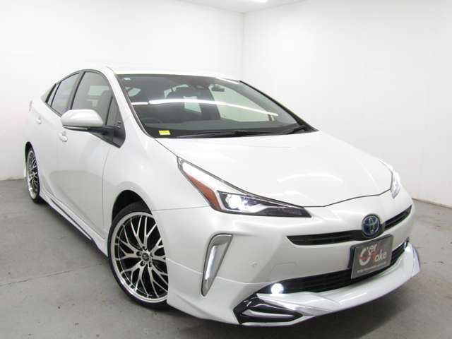 リヤトラフィックアラート・ブラインドスポットモニタ・Pサポートブレーキ・先行車発進告知・ロードサインアシスト・セーフティセンスPKG・ナビ・Bカメラ・ブルートゥース・AC電源・ドラレコ等、装備多彩です