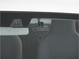 【ドライブレコーダー】安心・安全なカーライフに必須のドライブレコーダーを装備。あおり運転や事故に遭遇した際の状況も映像で記録し、万一のリスクに備えます。