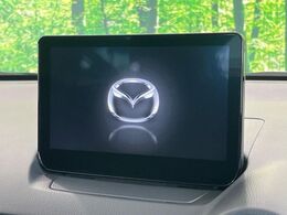 【メーカー純正ナビ】インテリアに溶け込むスタイリッシュな「専用設計」メーカーナビを装備♪視認性や操作性など基本性能にも優れ、より上質なカーライフをお楽しみいただけます。