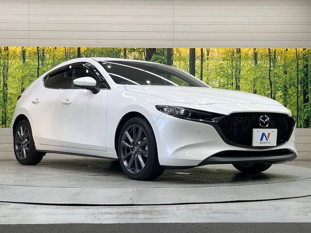 大好評のボディコーティング「弾スプラッシュコート」もご納車までに施工可能。通常のガラスコートと異なる、耐久年数6年の無機質ガラスコーティングが、ボディをキレイな状態に保ってくれます。