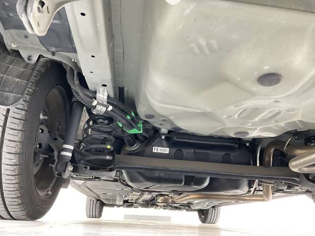 中古車だと気になる足廻り＆下廻り・・・ご覧の通り状態良好◎沿岸部や降雪地にお住まいのお客様もご安心ください♪