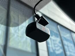 バックミラーの画像です。店舗にて現車の確認もいただけますので、お電話で在庫のご確認の上是非ご来店くださいませ！！！ワクワクするクルマ選びをご提案します！