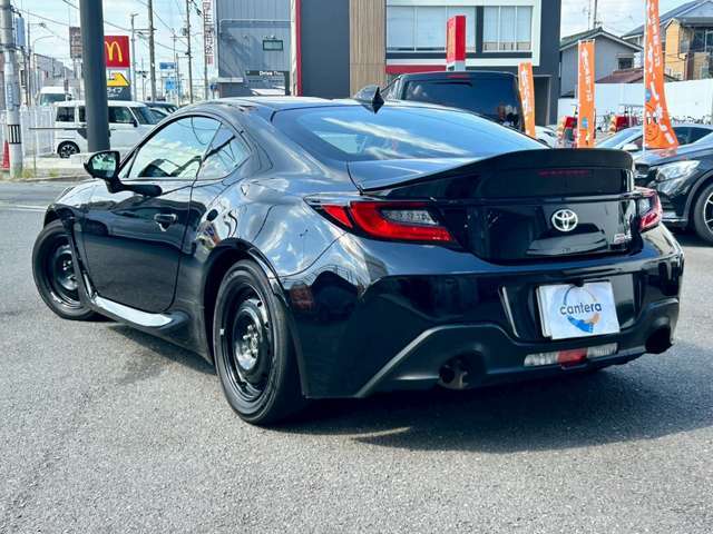 ユーポスでは、査定のプロが、メーカー・車種・年式 を問わずきっちり判断し、買い取りしたお車を販売しております。
