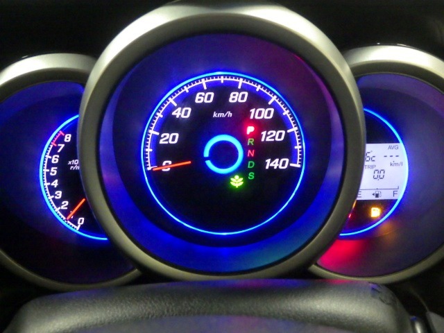 メーターも見易いレイアウトなので安心ドライブをサポートします☆