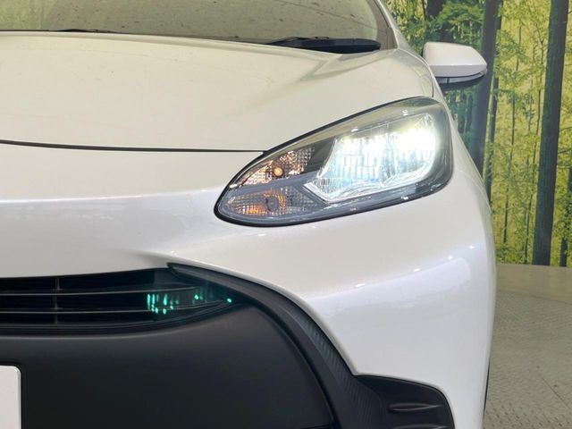 【LEDヘッドライト】悪天候や夜間走行時も良好な視界を確保し安心して運転できる高輝度LEDヘッドライトを装備！点灯速度が早く、消費電力も抑えられています。