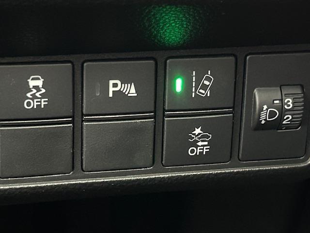 【運転席操作部】快適なドライブを楽しむための機能が装備されています！運転席から触れるので、使いやすいです！除菌プランいれていただくと、さらに清潔で安心していただけます！