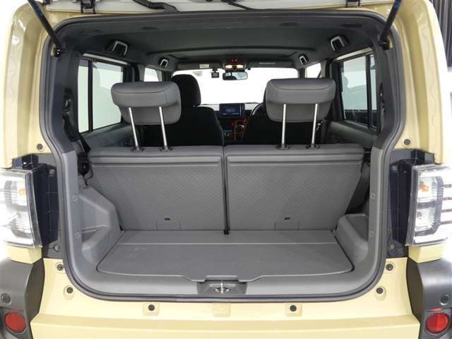 ラッゲージスペースもしっかり確保。買い物の荷物もばっちり積み込むことができますよ♪