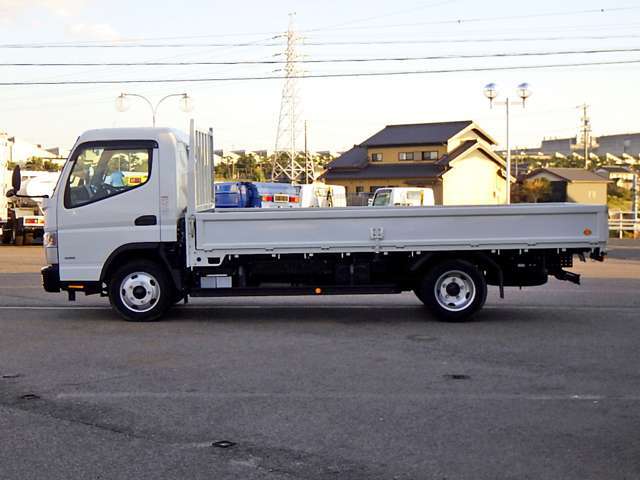 車両総重量4835kg　最大積載量2000kg