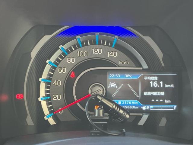WECARSの展示場では実際に見て、触ってお車をお選びいただけます！知識の豊富な営業スタッフが様々なカーライフをご提案いたします！
