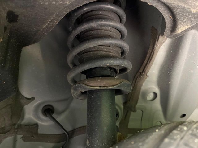 親切・丁寧な専門メカニックスタッフが応対！・車検・点検整備・事故等の修理などアフターサービスも安心。お車のカスタマイズもネクステージのサービススタッフまでご相談ください！