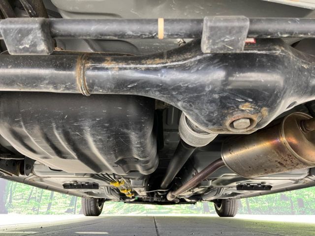 親切・丁寧な専門メカニックスタッフが応対！・車検・点検整備・事故等の修理などアフターサービスも安心。お車のカスタマイズもネクステージのサービススタッフまでご相談ください！