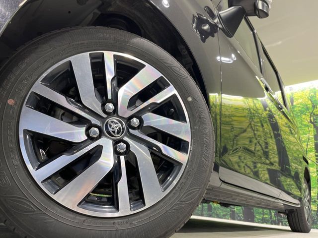 【純正アルミホイール】外観にマッチした純正アルミホイールを装着しております。各種社外アルミホイールや、スタッドレスタイヤも取扱いしております。是非ご相談ください♪