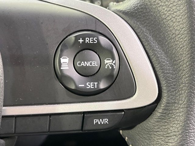 【アダプティブクルーズコントロール】高速道路での長距離走行が楽に！！自動で速度を保つクルーズコントロールが、衝突軽減システムと連携し、前方の車両を感知して車間を保つように速度調節してくれます！！