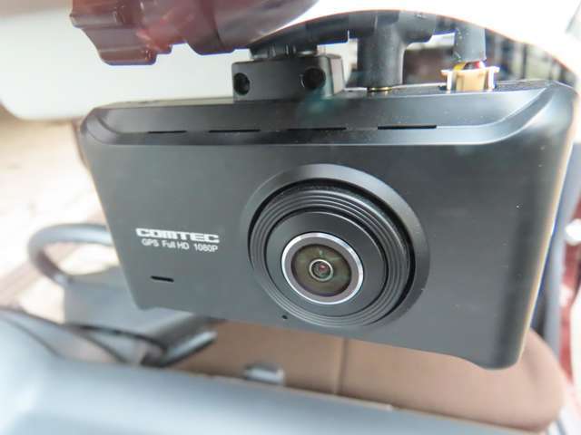 コムテック前後ドライブレコーダー付き