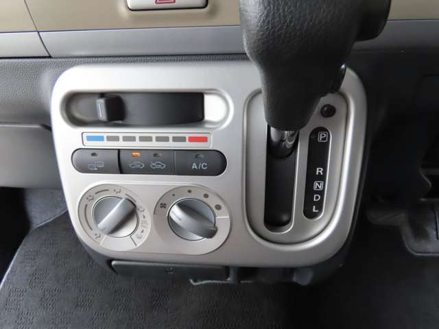 現金払いはもちろん、ローンでのお支払いも可能です。ローンの場合は、各種ローン会社のご利用可能となりますので、お支払いパターンにつきましては直接お問い合わせ下さい！