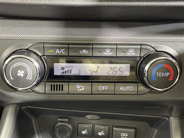 【運転席操作部】『運転席周辺の装備』の画像になります。快適なドライブを楽しむための機能が装備されています！運転席から触れるので使いやすいです！