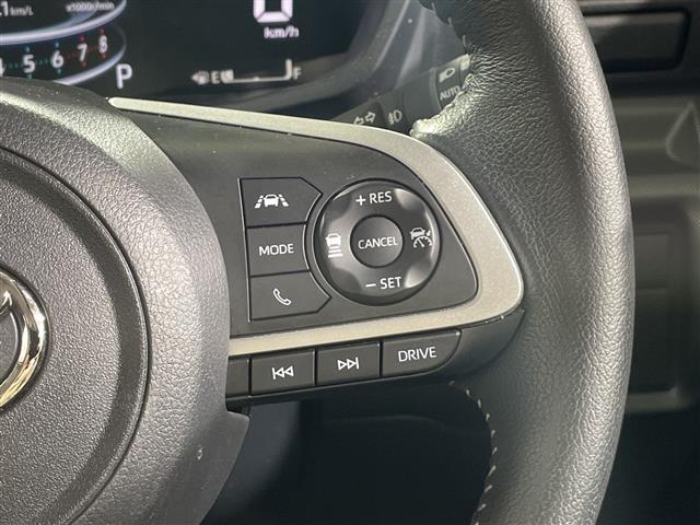 【運転席操作部】『運転席周辺の装備』の画像になります。快適なドライブを楽しむための機能が装備されています！運転席から触れるので使いやすいです！