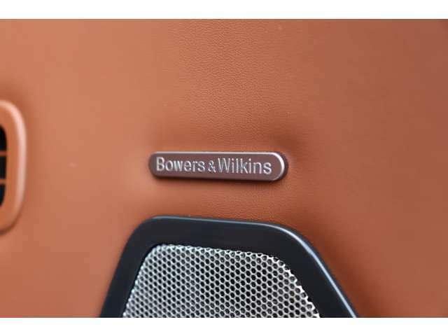 オプション：Bowers＆Wilkins高性能サラウンド・サウンド・システム