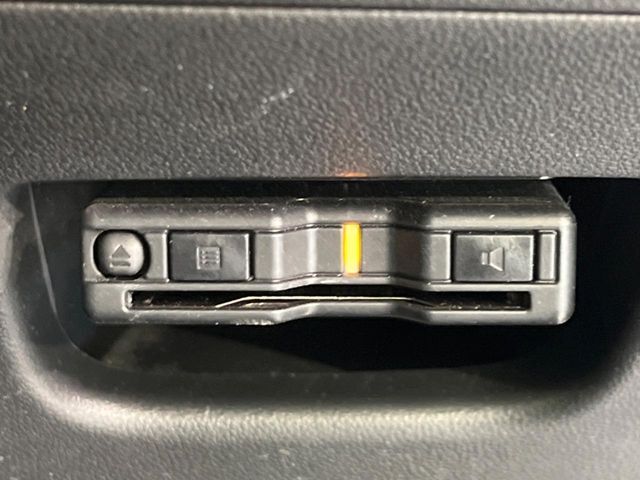 【ETC】高速道路の料金所をストレスなく通過！話題のスポットやサービスエリアに多い「スマートIC」利用時は必須のアイテムです。当店でセットアップを実施、ご納車当日からすぐにご利用いただけます！