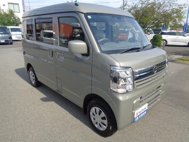 当店の車両はご納車前にバッテリー交換・ワイパーゴム交換・オイル交換・フィルター交換を行い当店サービススタッフが不具合箇所がないか？お客様に安心してお乗りいただく為の心のこもった点検を実施しております。