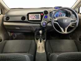 弊社のお客様からの下取り車で入荷しました。走行距離も少なく弊社の整備記録も有るので、安心してお乗り頂けるお車です！