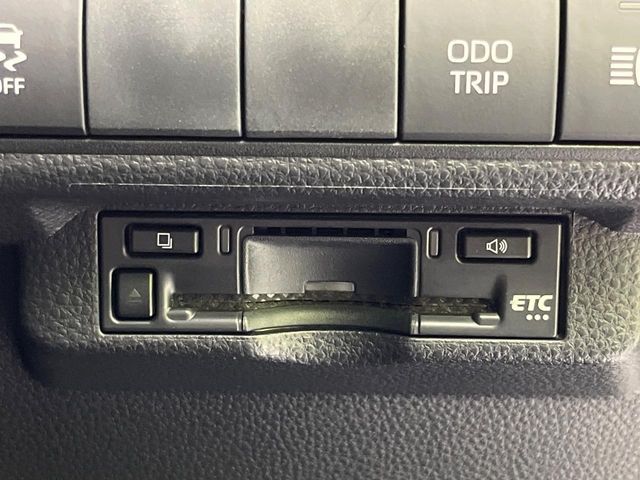 【ETC】高速道路の料金所をストレスなく通過！話題のスポットやサービスエリアに多い「スマートIC」利用時は必須のアイテムです。当店でセットアップを実施、ご納車当日からすぐにご利用いただけます！