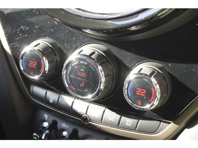 エアコン操作はこちらです！スターターも一緒にあります。