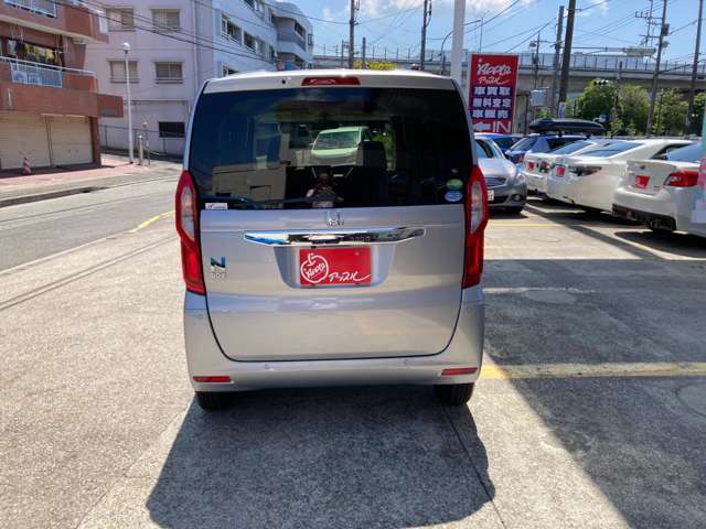 2カメラタイプのドライブレコーダーですので、しっかりと後方録画も可能です！後方も抜かりなく、リアドラレコがあなたのドライブを安全にサポートします。