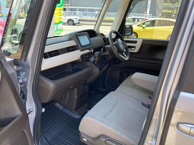 運転席・助手席にシートヒーター付き！座面を温めて寒い日も快適なドライブに！2段階の温度調節が可能です